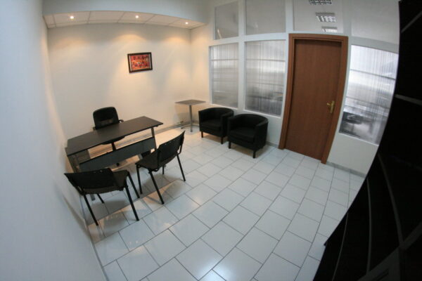 Naples rent flexible space including parking spaces