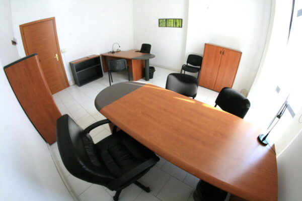 Naples rent furnished office with parking