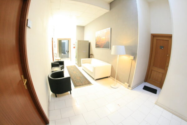 Naples rent furnished office parking - Image 23