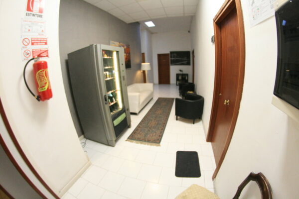 Naples rent furnished office parking - Image 21