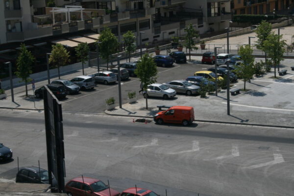 Naples rent furnished office parking - Image 46