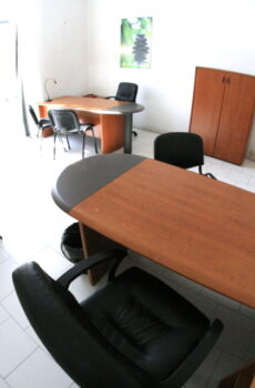 Naples rent furnished office parking