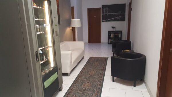 Naples rent furnished office parking - Image 18