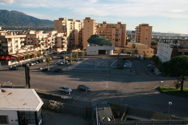 Naples rent furnished office parking - Image 45