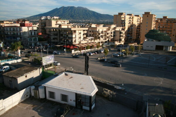Naples rent furnished office parking - Image 44