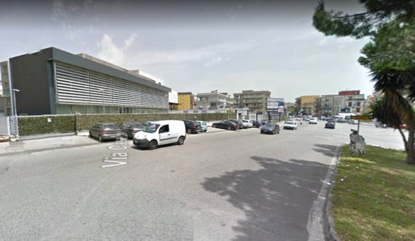 Naples rent furnished office parking - Image 33