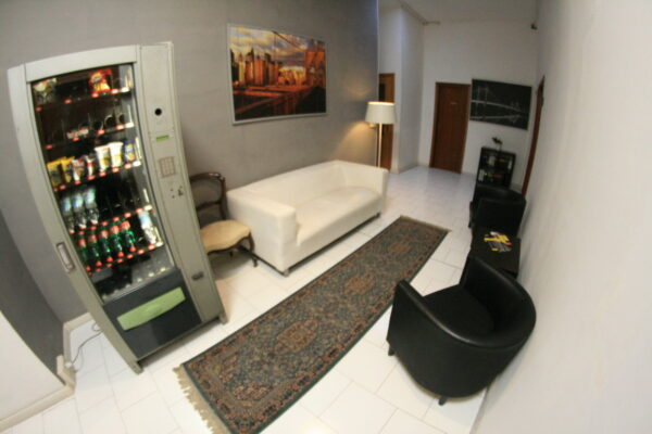 Naples rent furnished office parking - Image 15