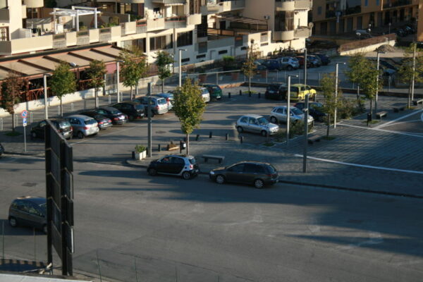 Naples rent furnished office parking - Image 41