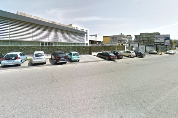 Naples rent furnished office parking - Image 32