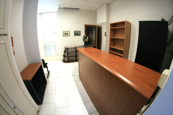 Naples rent furnished office with parking